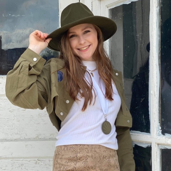 EE Some Army Green Snap Cropped Juniors Jacket Boutique S/M - Picture 2 of 10